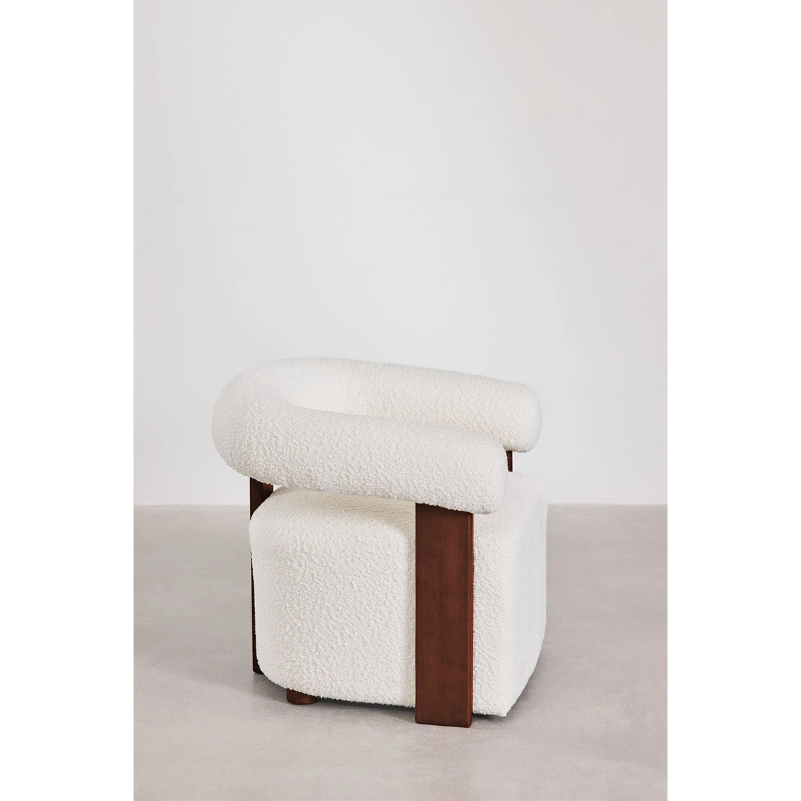 Poltrona en Tela Bouclé y Madera Mauro Blanco 3