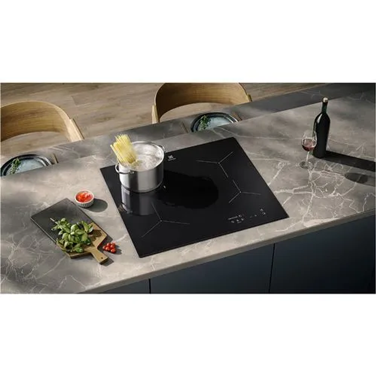 ENCIMERA A INDUCCIÓN 4 PLATOS ELECTROLUX VITROCERÁMICA Y POWERBOOST IE6LP NEGRA 3
