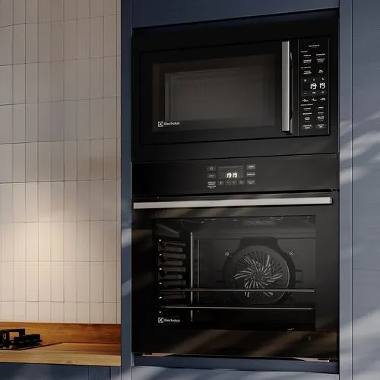 HORNO EMPOTRABLE ELÉCTRICO ELECTROLUX 80L EXPERIENCE AIR FRYER, PERFECTCOOK360 Y PANEL TOUCH OE8EA 17