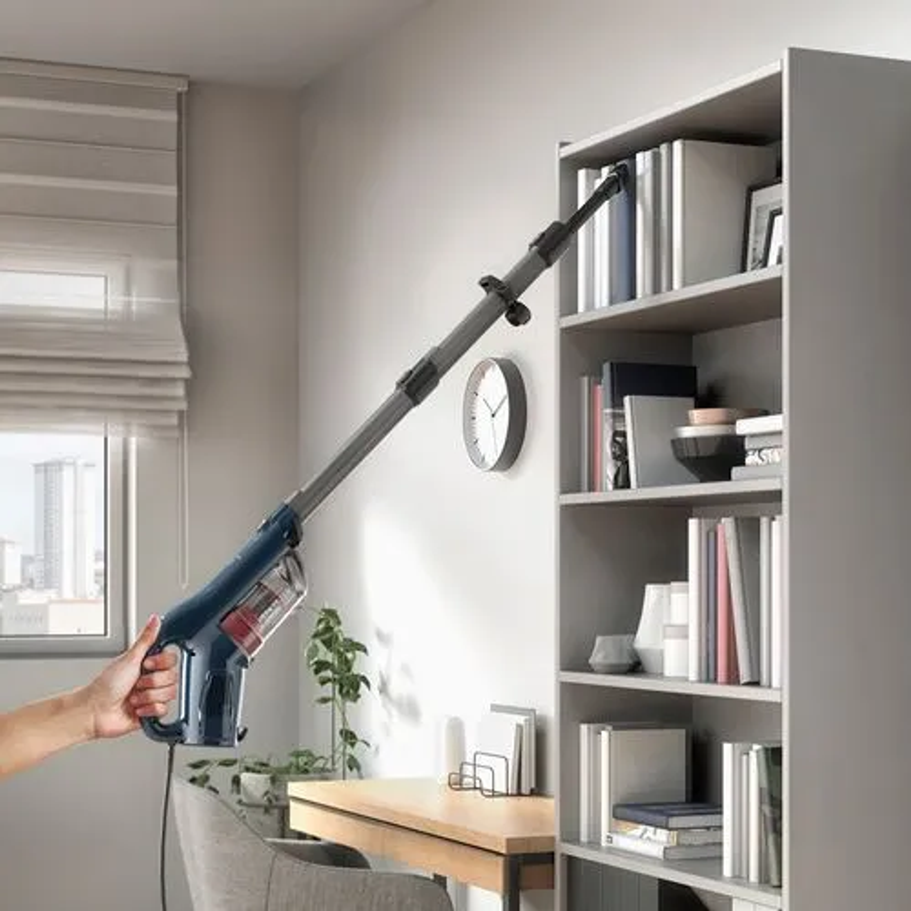 ASPIRADORA VERTICAL CON CABLE ELECTROLUX 1300W CICLÓNICA 3 EN 1 CON FILTRO HEPA PTE10 AZUL