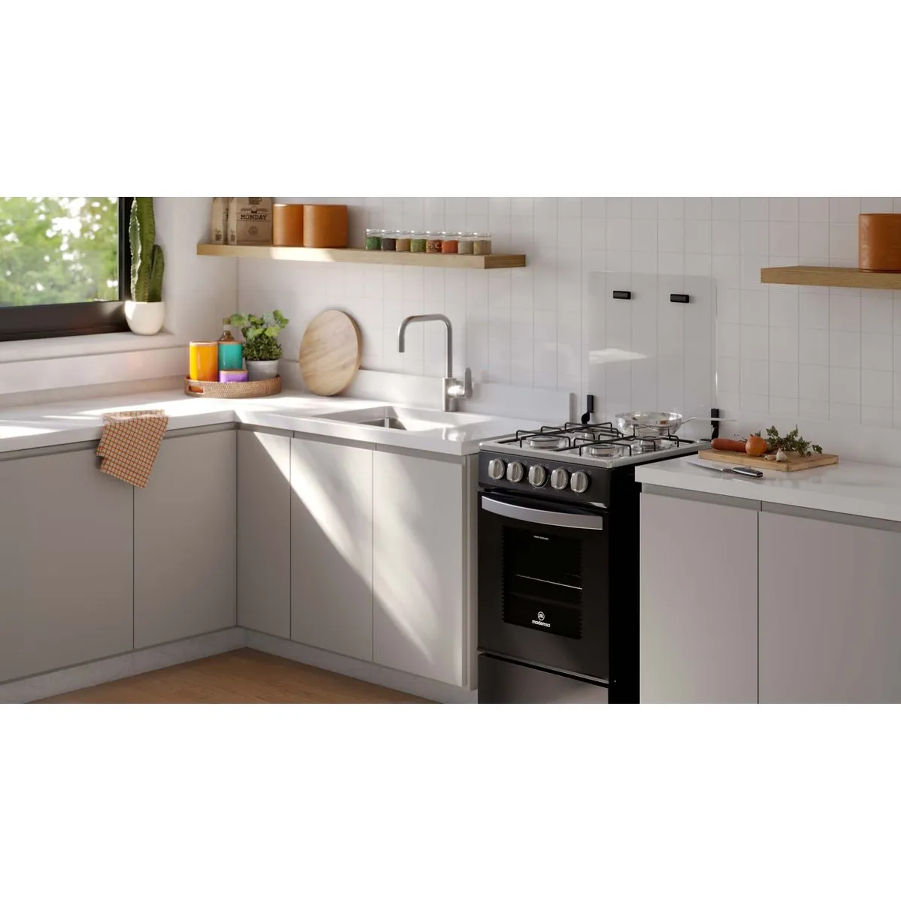 COCINA A GAS 4 PLATOS MADEMSA LIMPIAFÁCIL Y TAPA CUBIERTA VIDRIO FM4LP NEGRA