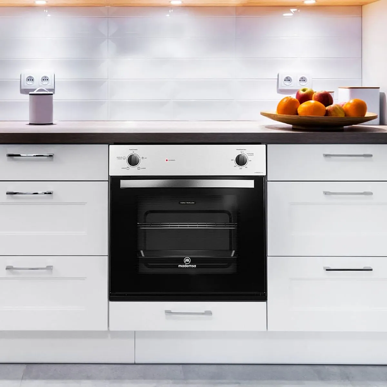 HORNO EMPOTRABLE ELÉCTRICO MADEMSA 66L TIMER Y CAVIDAD ESMALTADA M SPAZIO 110A NEGRO 3