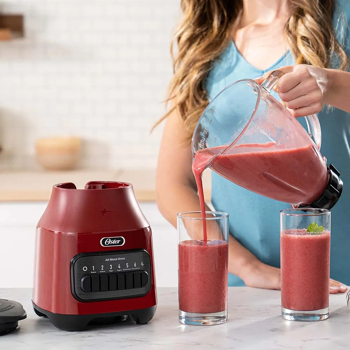 LICUADORA OSTER CON VASO DE VIDRIO Y 6 VELOCIDADES MÁS PULSO BLSTPEGRPB 7