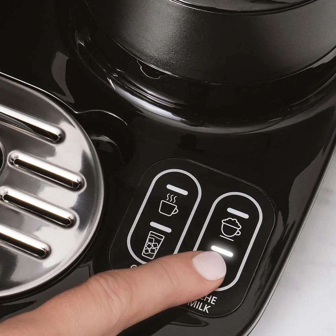 OSTER CAFETERA LATTE 4 EN 1, CON ESPUMADOR, PARA CAFÉ HELADO, GRANIZADO O CALIENTE, NEGRO, BVSTDC02B 10