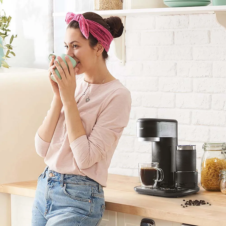 OSTER CAFETERA LATTE 4 EN 1, CON ESPUMADOR, PARA CAFÉ HELADO, GRANIZADO O CALIENTE, NEGRO, BVSTDC02B 15