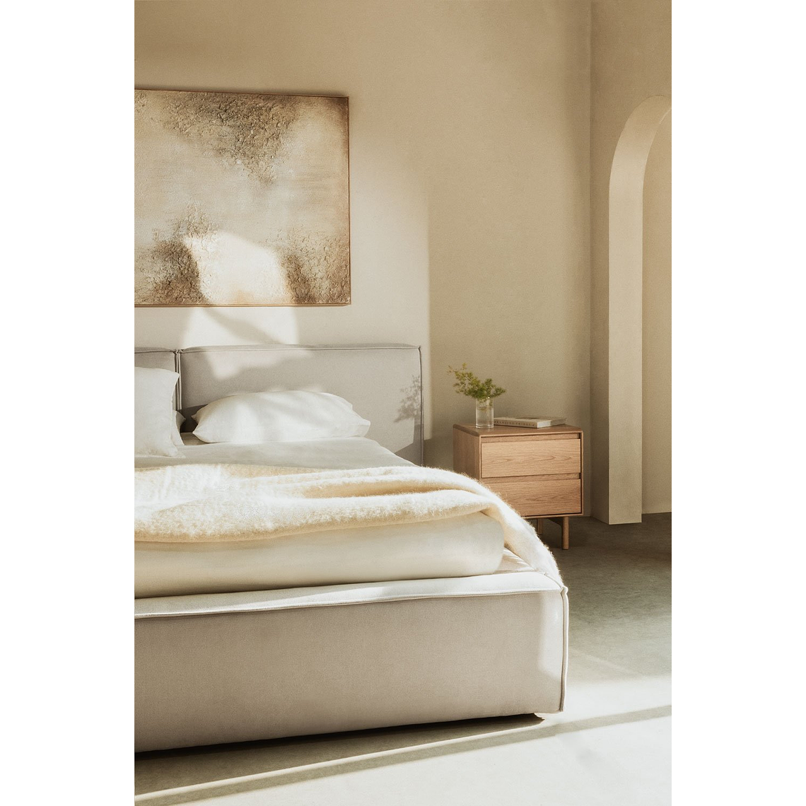 Cama para colchón 180x200cm con canapé abatible en chenilla blanco roto Lunari 1