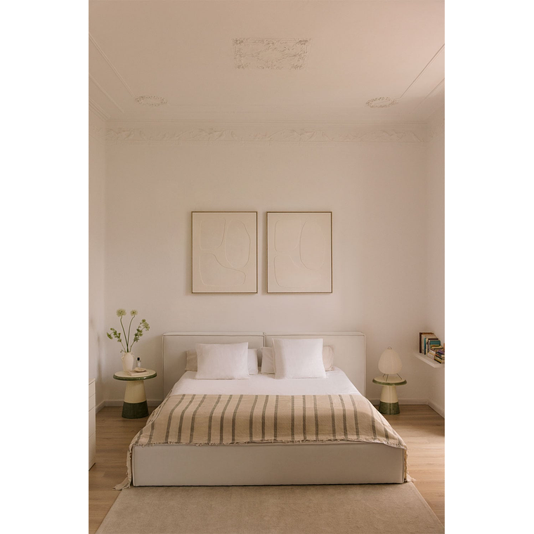 Cama para colchón 160x200cm con canapé abatible en chenilla blanco roto Lunari 1