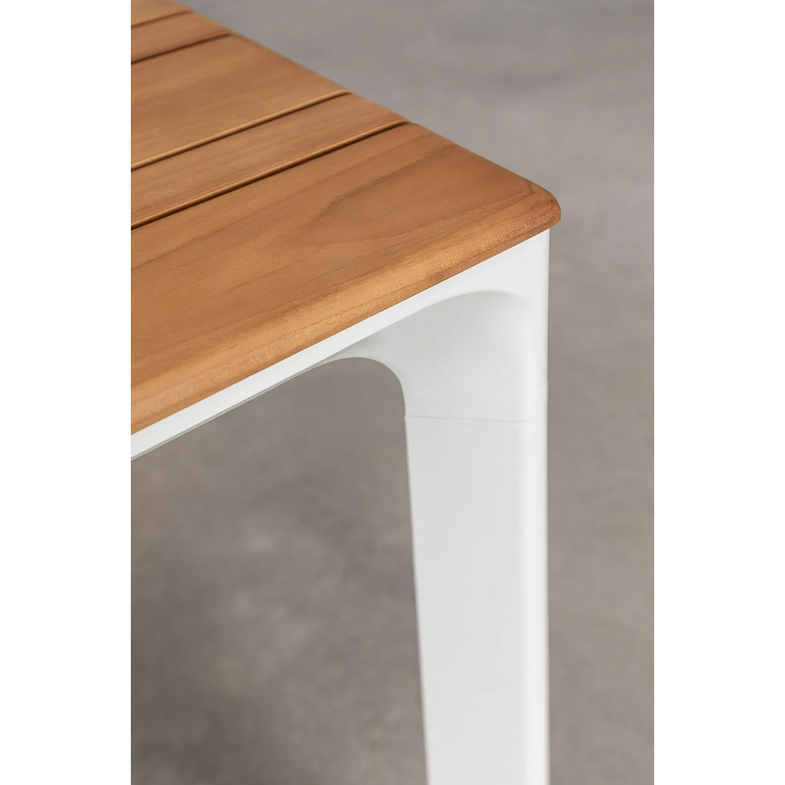 Set de Comedor Exterior Katiana - Elvira: Mesa de Aluminio y Madera de Teca  4