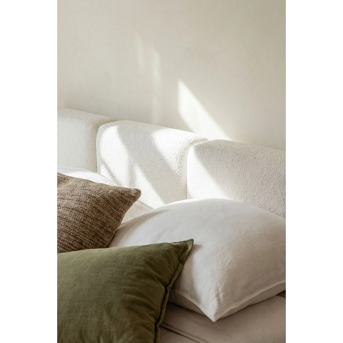 Cama Jolcem: Almacenamiento Inteligente con Diseño Contemporáneo 2