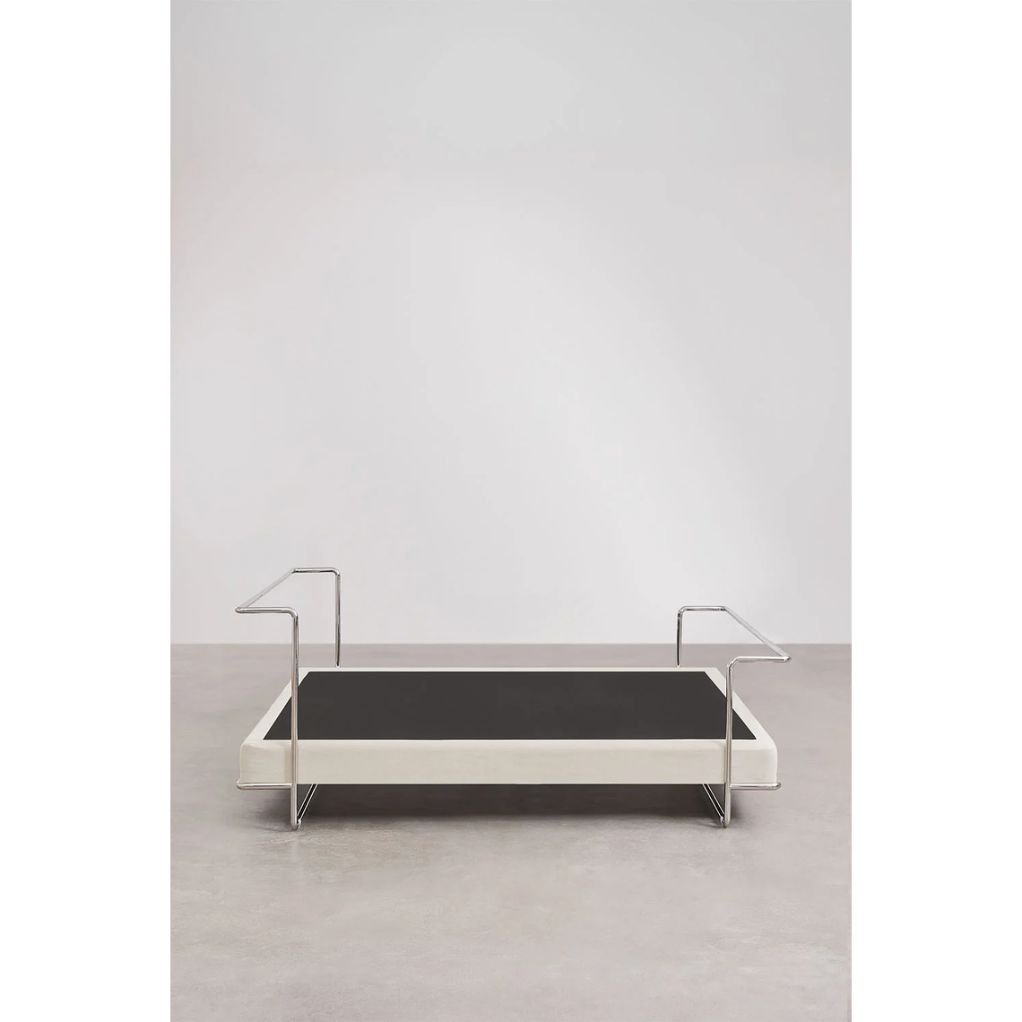 Cama Igone: Vanguardia Industrial en Acero Inoxidable 3