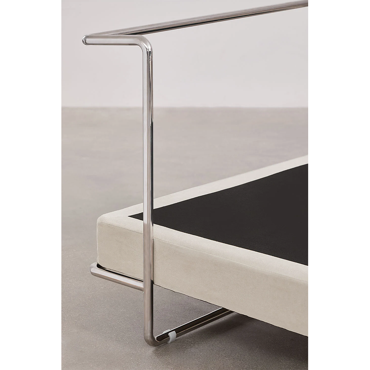 Cama Igone: Vanguardia Industrial en Acero Inoxidable 5