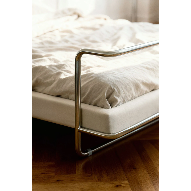 Cama Igone: Vanguardia Industrial en Acero Inoxidable 2