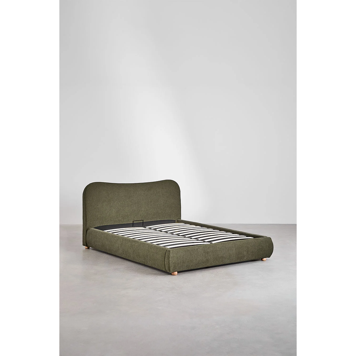 Cama Winselet: Elegancia Atemporal y Almacenamiento Invisible 14