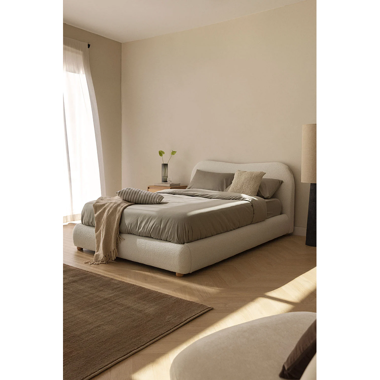 Cama Winselet: Elegancia Atemporal y Almacenamiento Invisible 19