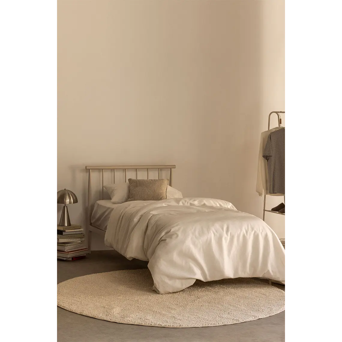 Cama Amaia: Elegancia Industrial en Hierro Forjado 1