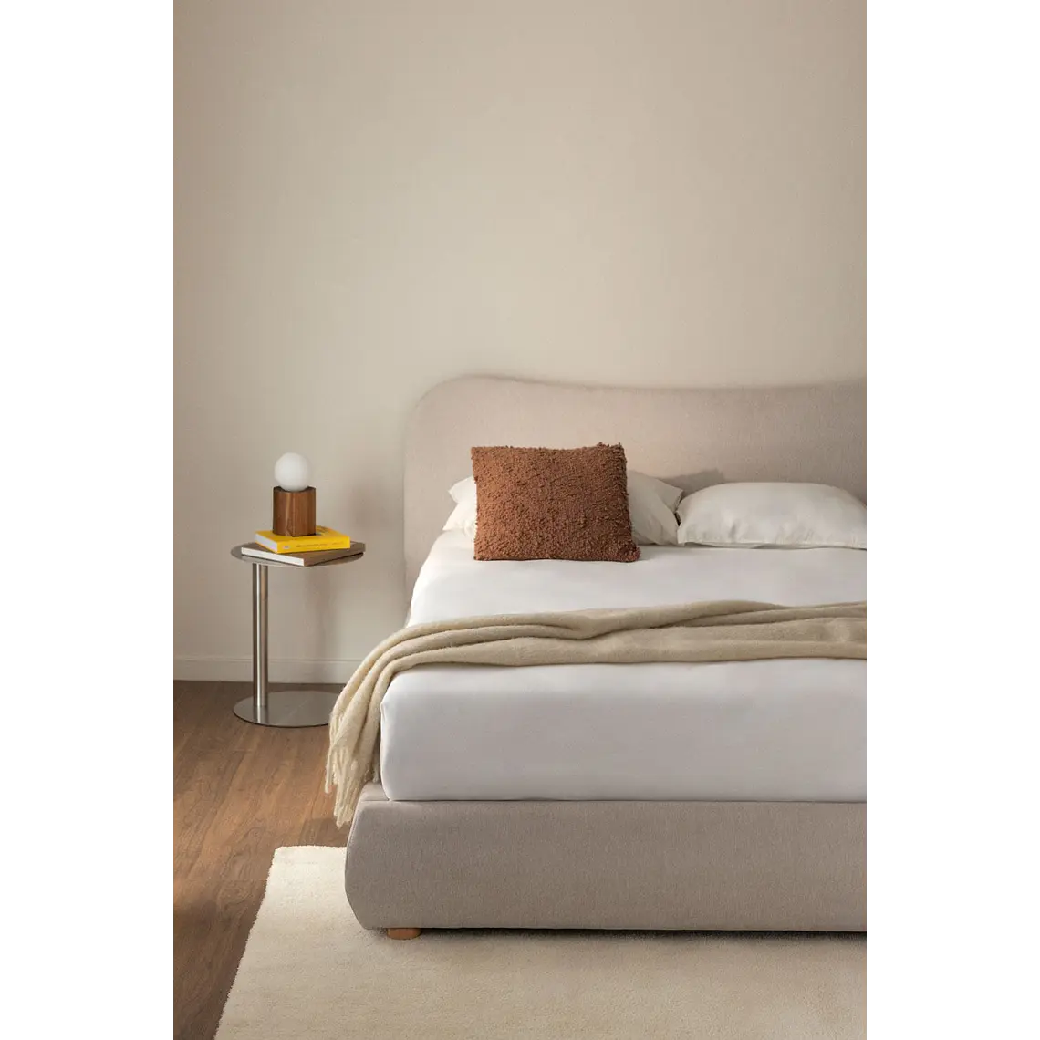 Cama para colchón 200x200cm con canapé abatible en tela beige crema Winselet 1