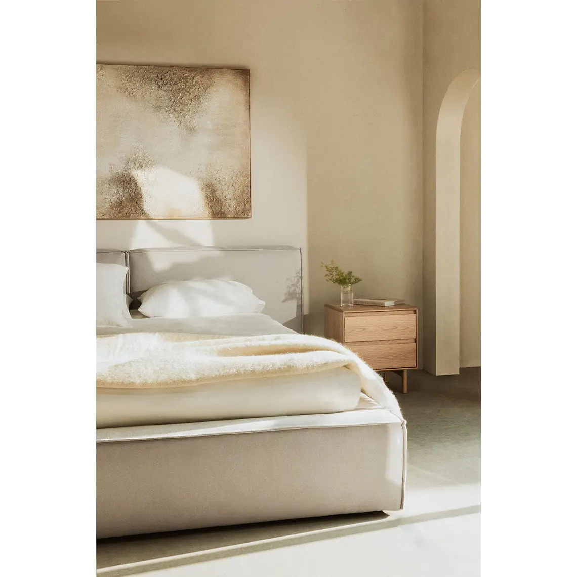 Cama para colchón 180x200cm con canapé abatible en chenilla blanco roto Lunari 1