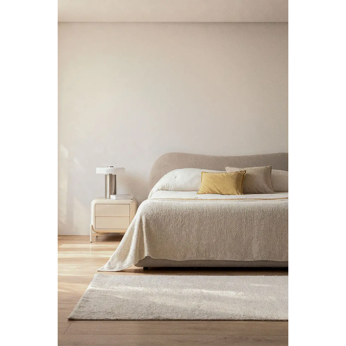 Cama para colchón 180x200cm con canapé abatible en tela beige crema Winselet 1