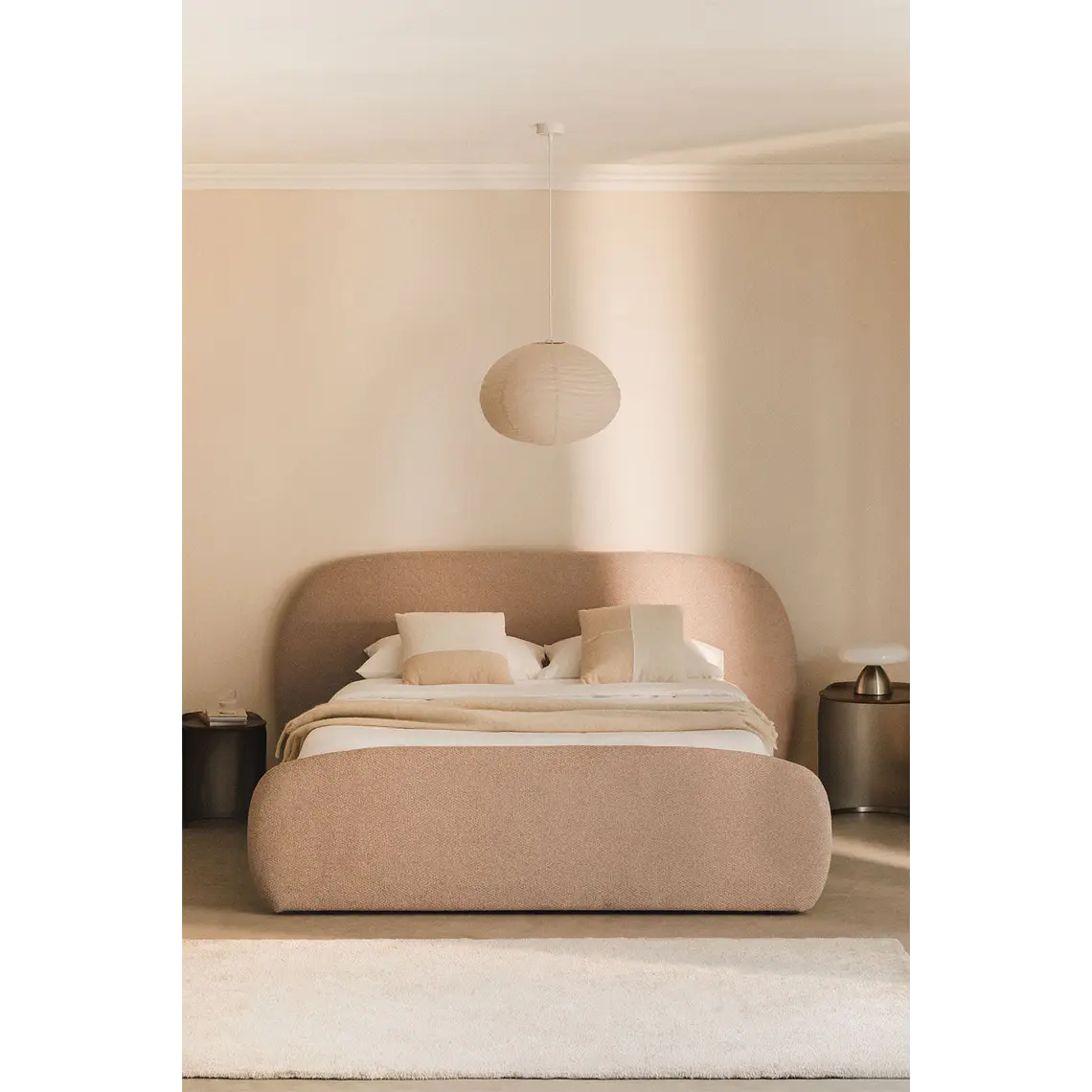 Cama en tela bouclé Brunel 1