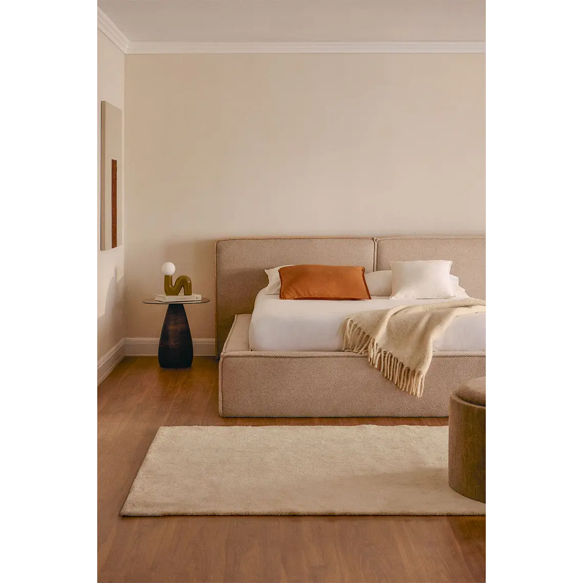 Cama para colchón 160x200cm con canapé abatible en chenilla blanco roto Lunari 1