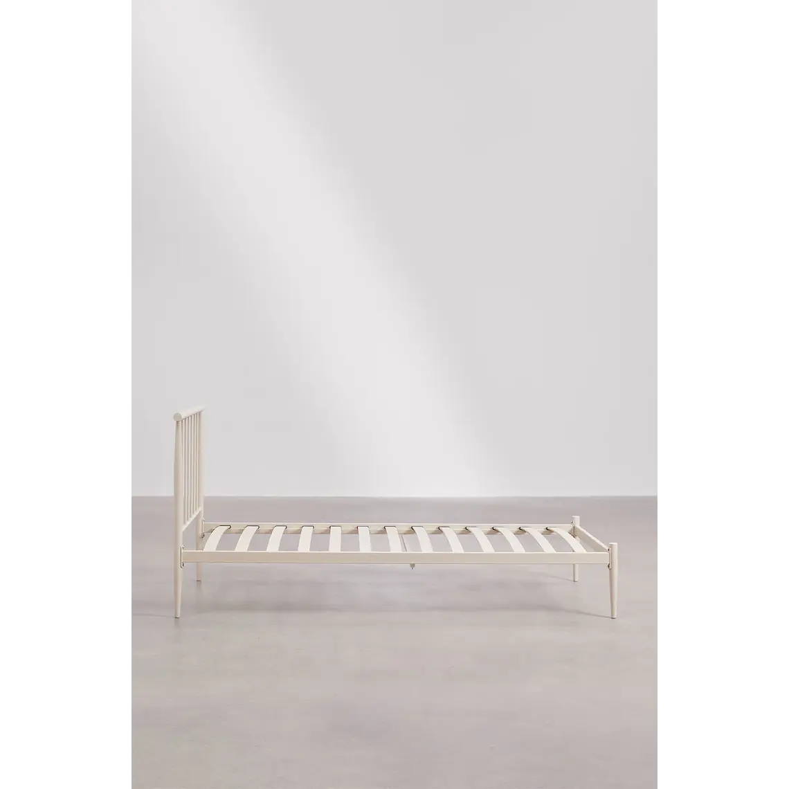 Cama Amaia: Elegancia Industrial en Hierro Forjado 4