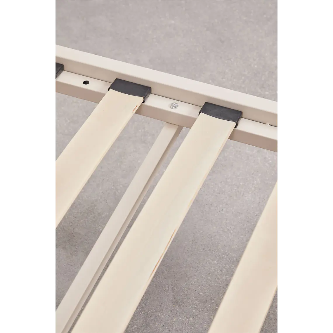 Cama Amaia: Elegancia Industrial en Hierro Forjado 5