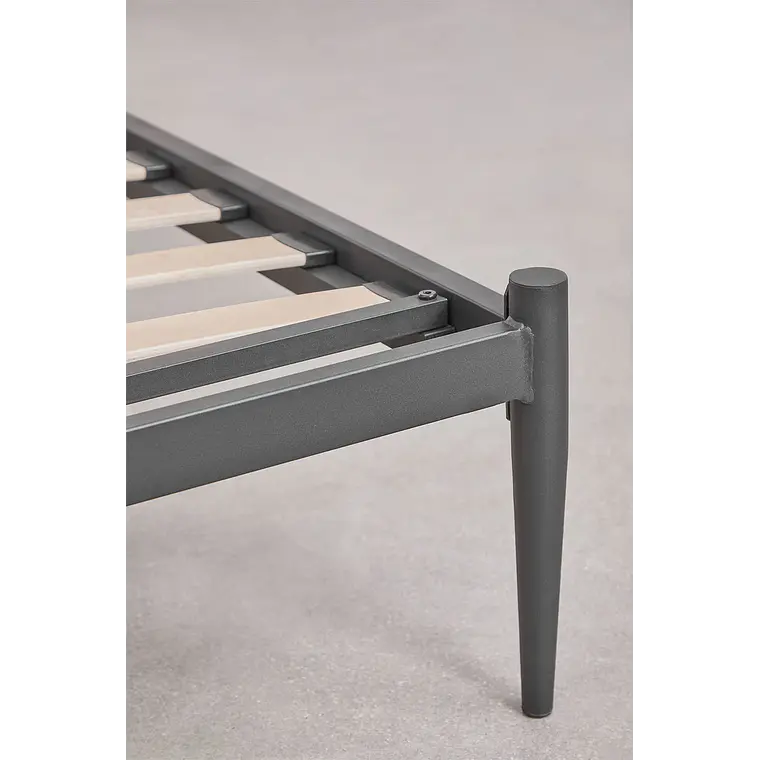 Cama Amaia: Elegancia Industrial en Hierro Forjado 13