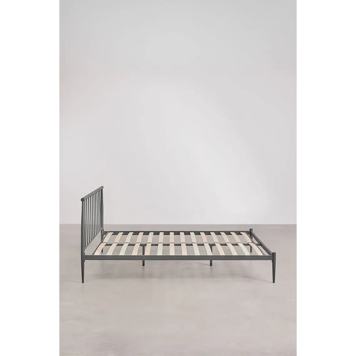 Cama Amaia: Elegancia Industrial en Hierro Forjado 11