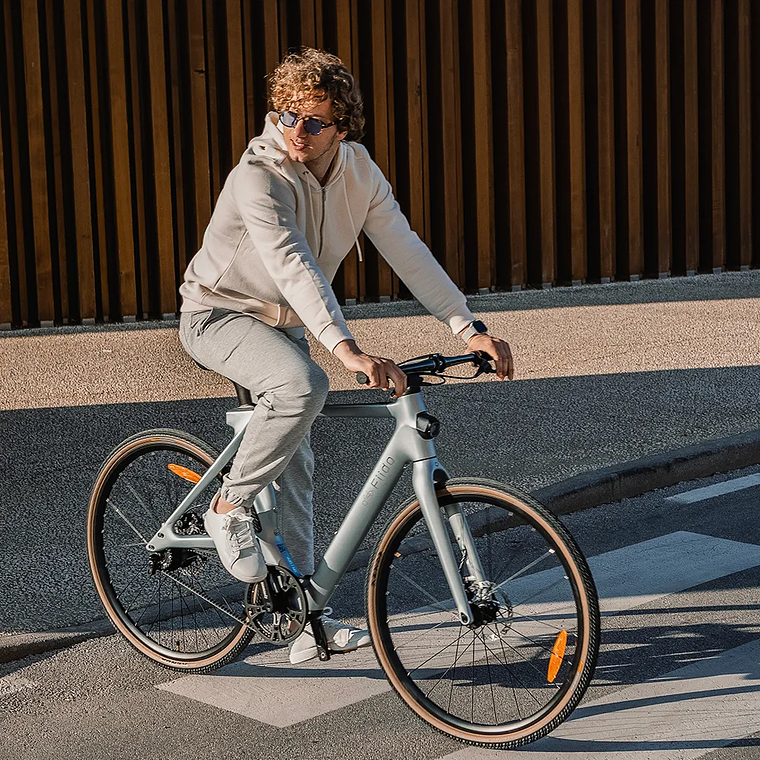 Bicicleta Eléctrica Fiido Air Ultraliviana de Fibra de Carbono 6