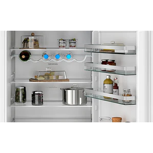 SIEMENS iQ300, Refrigerador combi integrable, 193.5 x 69.1 cm, Puerta deslizante