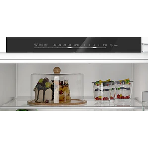 SIEMENS iQ300, Refrigerador combi integrable, 193.5 x 55.8 cm, Puerta fija