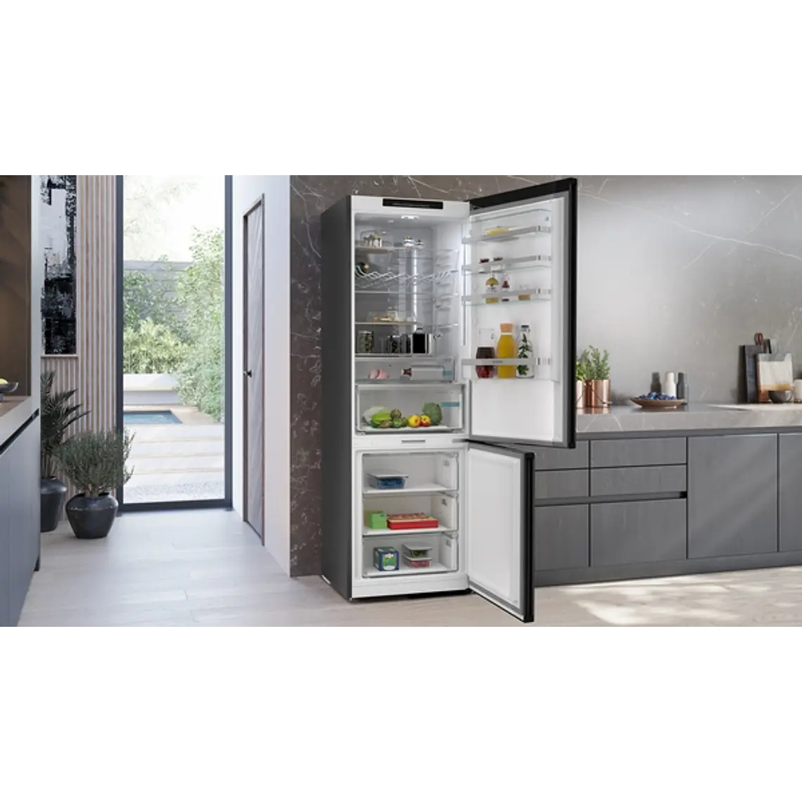 SIEMENS iQ500, Refrigerador combi de libre instalación, 203 x 70 cm, Acero negro antihuellas 4