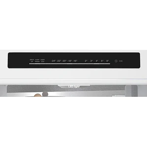 SIEMENS iQ500, Refrigerador combi de libre instalación, 203 x 70 cm, Acero negro antihuellas