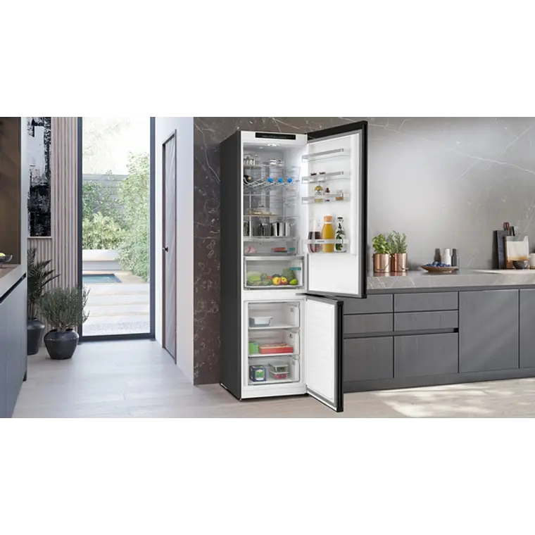 SIEMENS iQ300, Refrigerador combi de libre instalación, 203 x 60 cm, Acero negro antihuellas 4