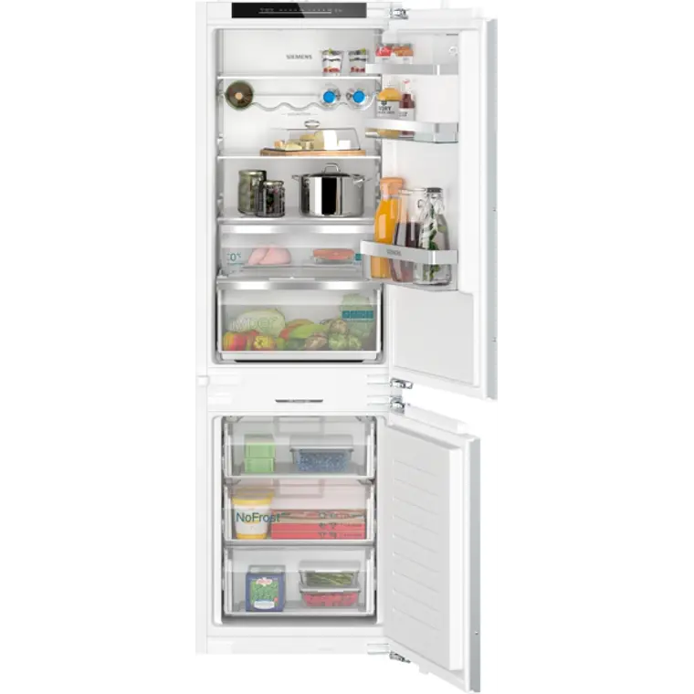 SIEMENS iQ500, Refrigerador combi integrable, 177.2 x 55.8 cm, Cierre SoftClose con puerta fija 1