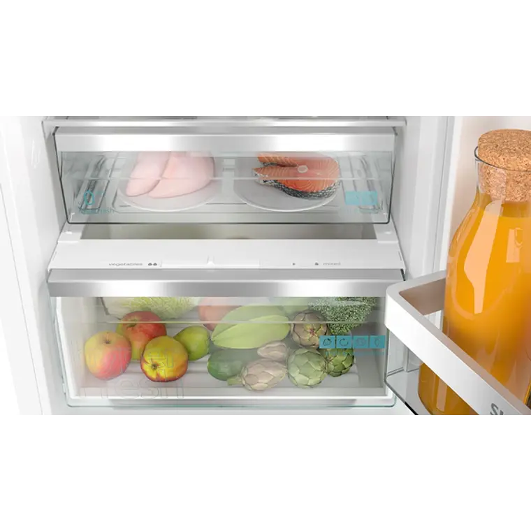 SIEMENS iQ500, Refrigerador combi integrable, 177.2 x 55.8 cm, Cierre SoftClose con puerta fija 7