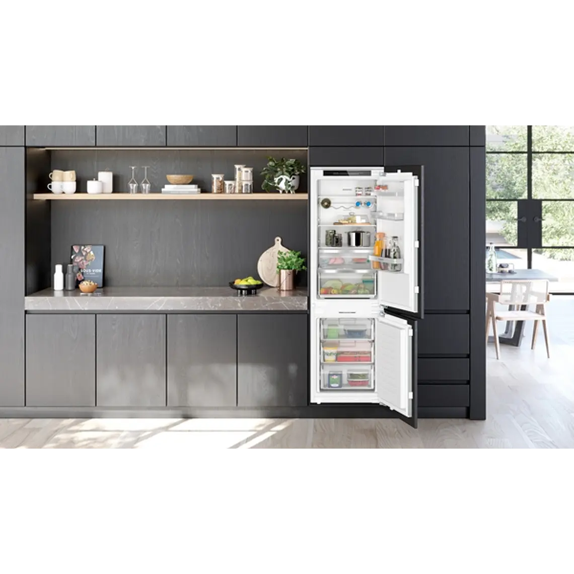 SIEMENS iQ500, Refrigerador combi integrable, 177.2 x 55.8 cm, Cierre SoftClose con puerta fija 3