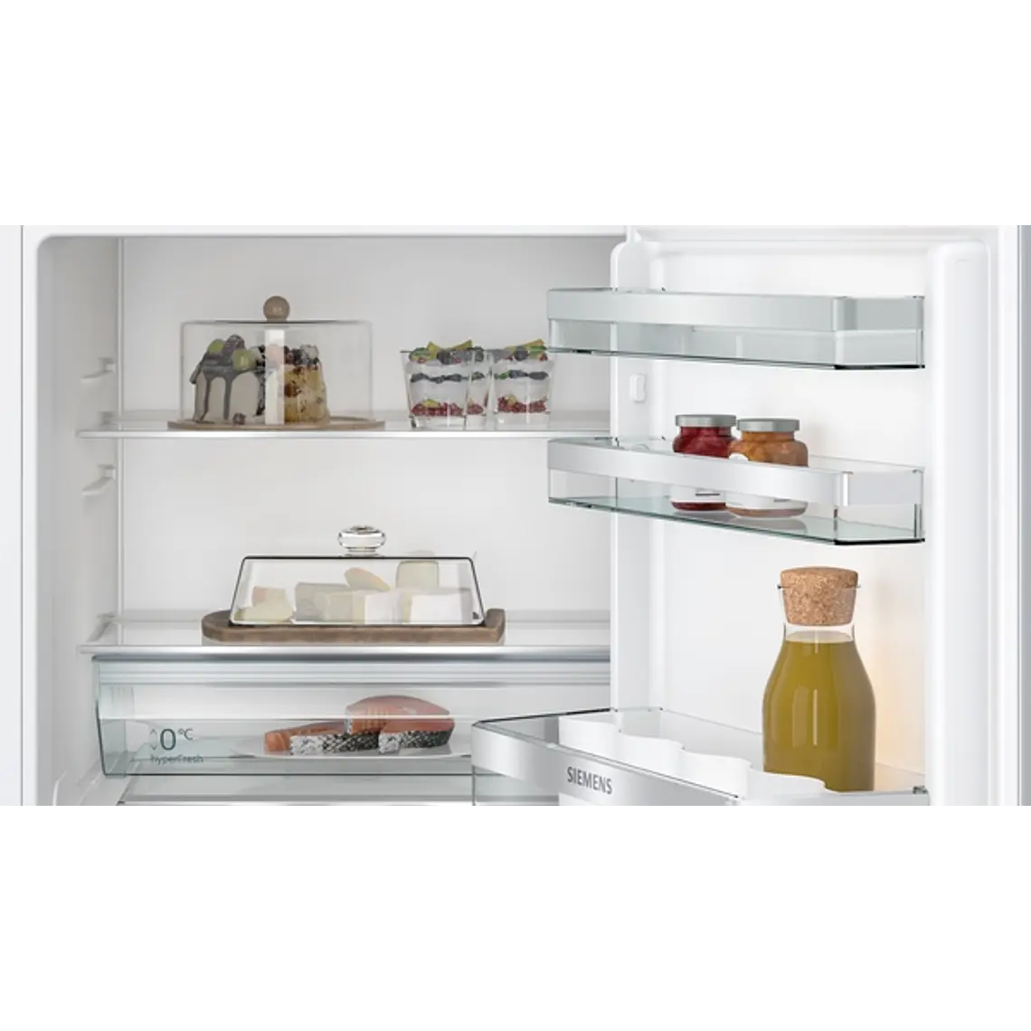 SIEMENS iQ500, Refrigerador bajo encimera, 82 x 59.8 cm, Cierre SoftClose con puerta fija 3