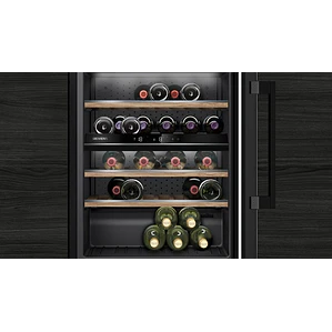 SIEMENS iQ500, Cava con puerta de cristal, 82 x 60 cm