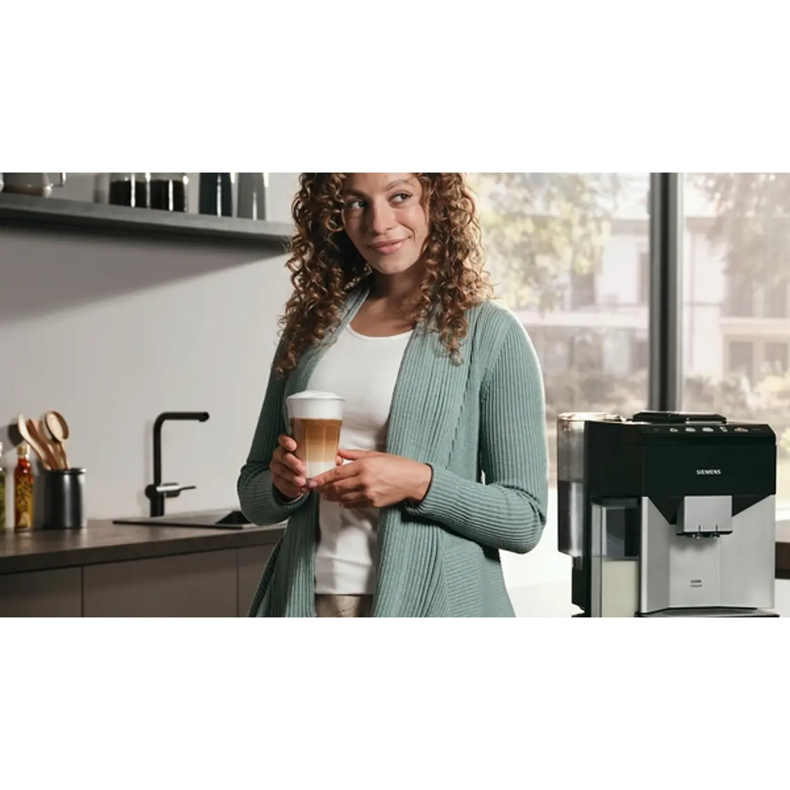 SIEMENS Cafetera superautomática, EQ500 integral, Plateado claro, Negro 6