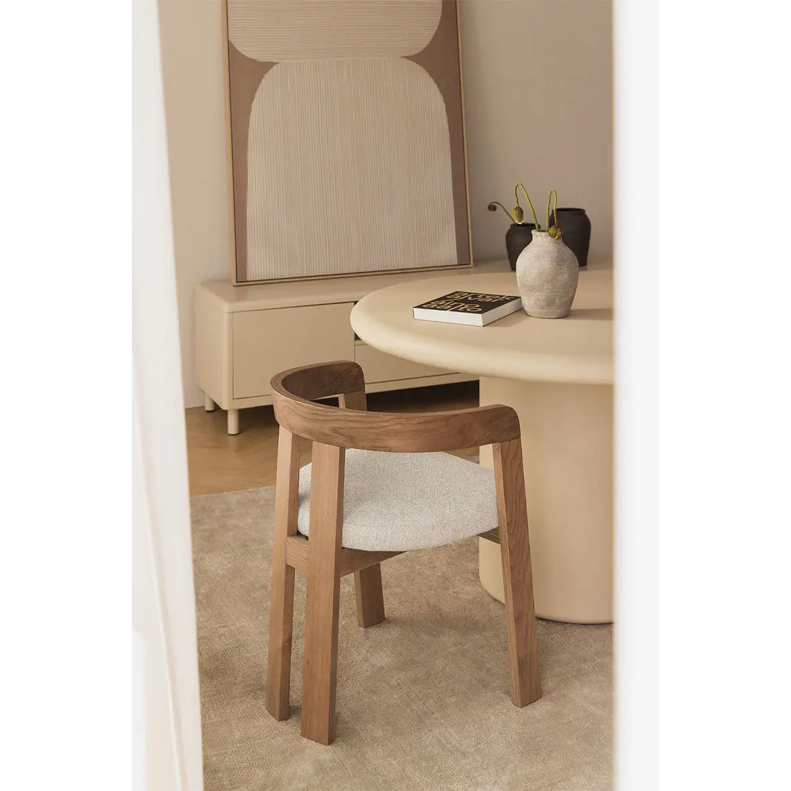 Silla Martina con reposabrazos en roble y bouclé 2