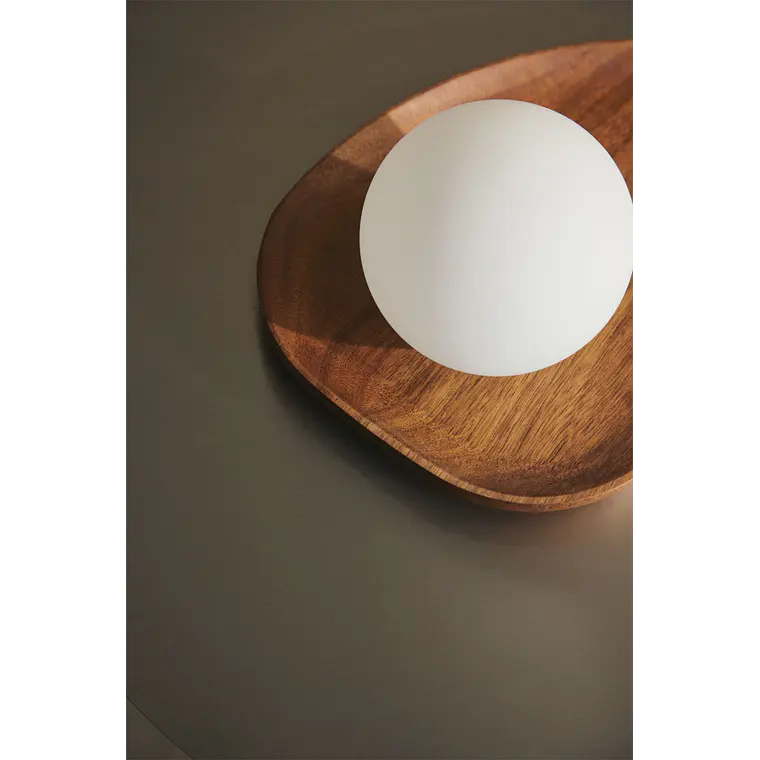 Lámpara de mesa en madera de acacia Olma 4