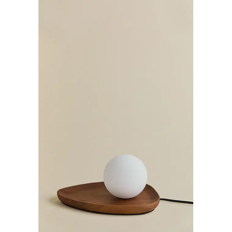 Lámpara de mesa en madera de acacia Olma 5