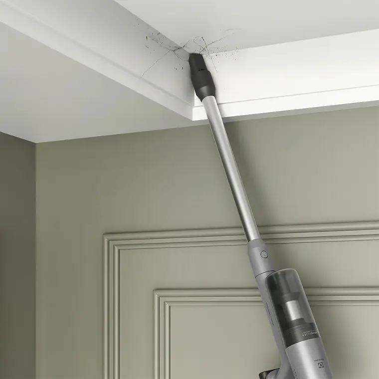 ASPIRADORA VERTICAL INALÁMBRICA ELECTROLUX ERGORAPIDO CICLÓNICA EXPERIENCE 3 EN 1 PTEC100 GRIS 4