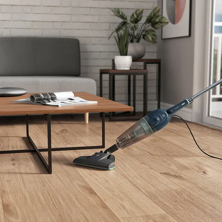 ASPIRADORA VERTICAL CON CABLE ELECTROLUX 700W 2 EN 1 CON FILTRO HEPA STK14 AZUL 3
