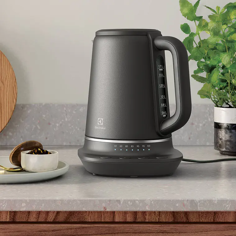 Hervidor Eléctrico Electrolux 1,7L Control de Tempertura EKP70 Acero Inoxidable 5