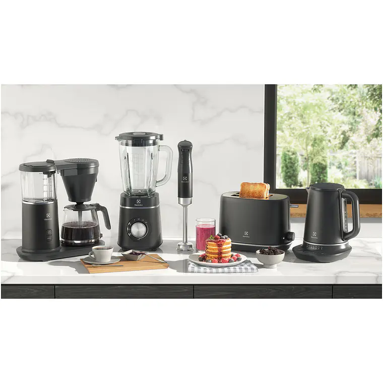 Hervidor Eléctrico Electrolux 1,7L Control de Tempertura EKP70 Acero Inoxidable 9