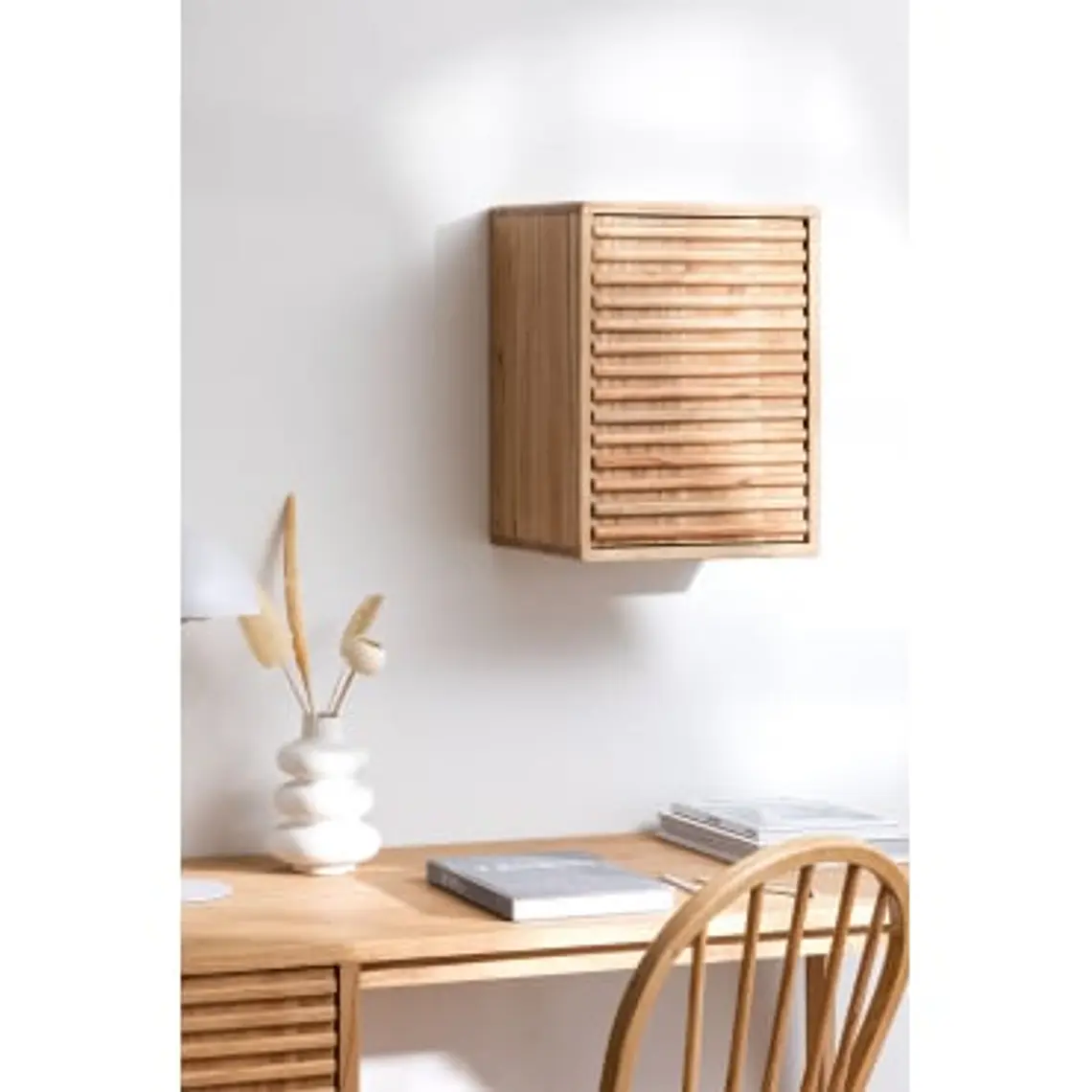 Armario de pared en madera 9