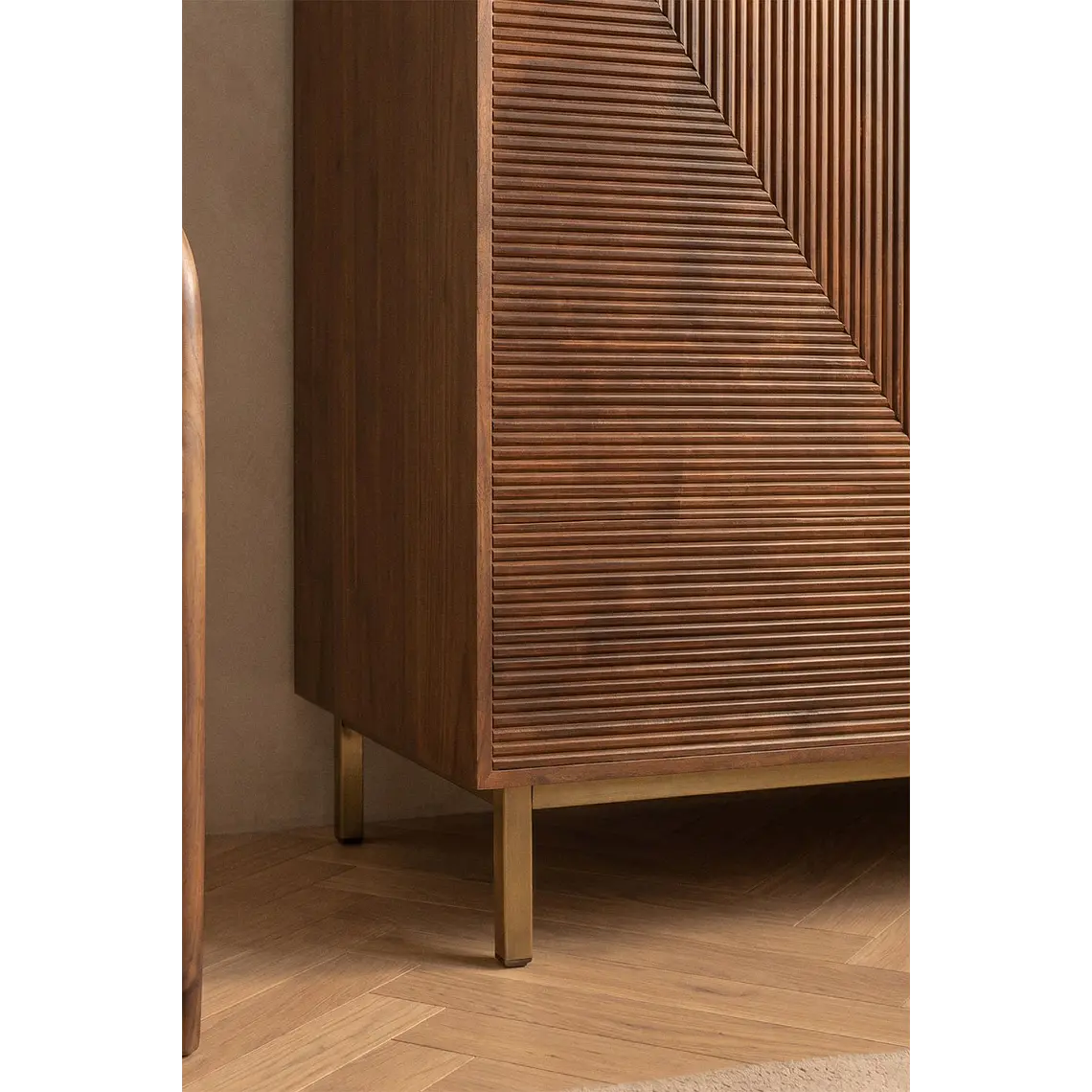 Armario en madera de mango 2