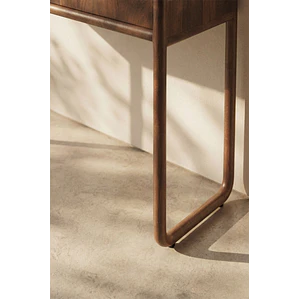 Saiel · Arrimo en acabado madera de 110 cm